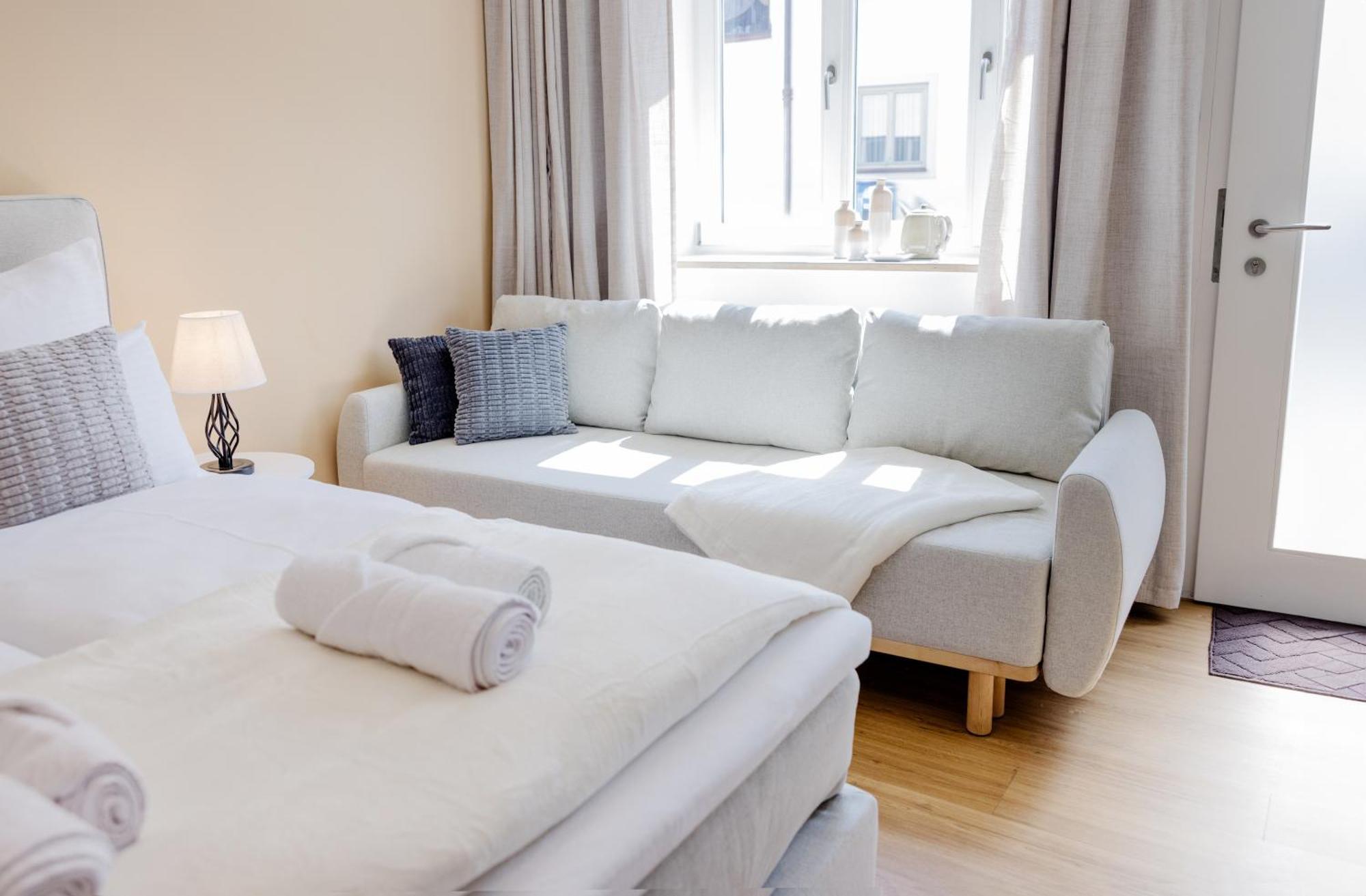 Lumen Homes - Altstadt-Studio Direkt Im Zentrum, Kueche, Netflix, Oeffentlicher Parkplatz Ums Eck Ingolstadt Exterior foto
