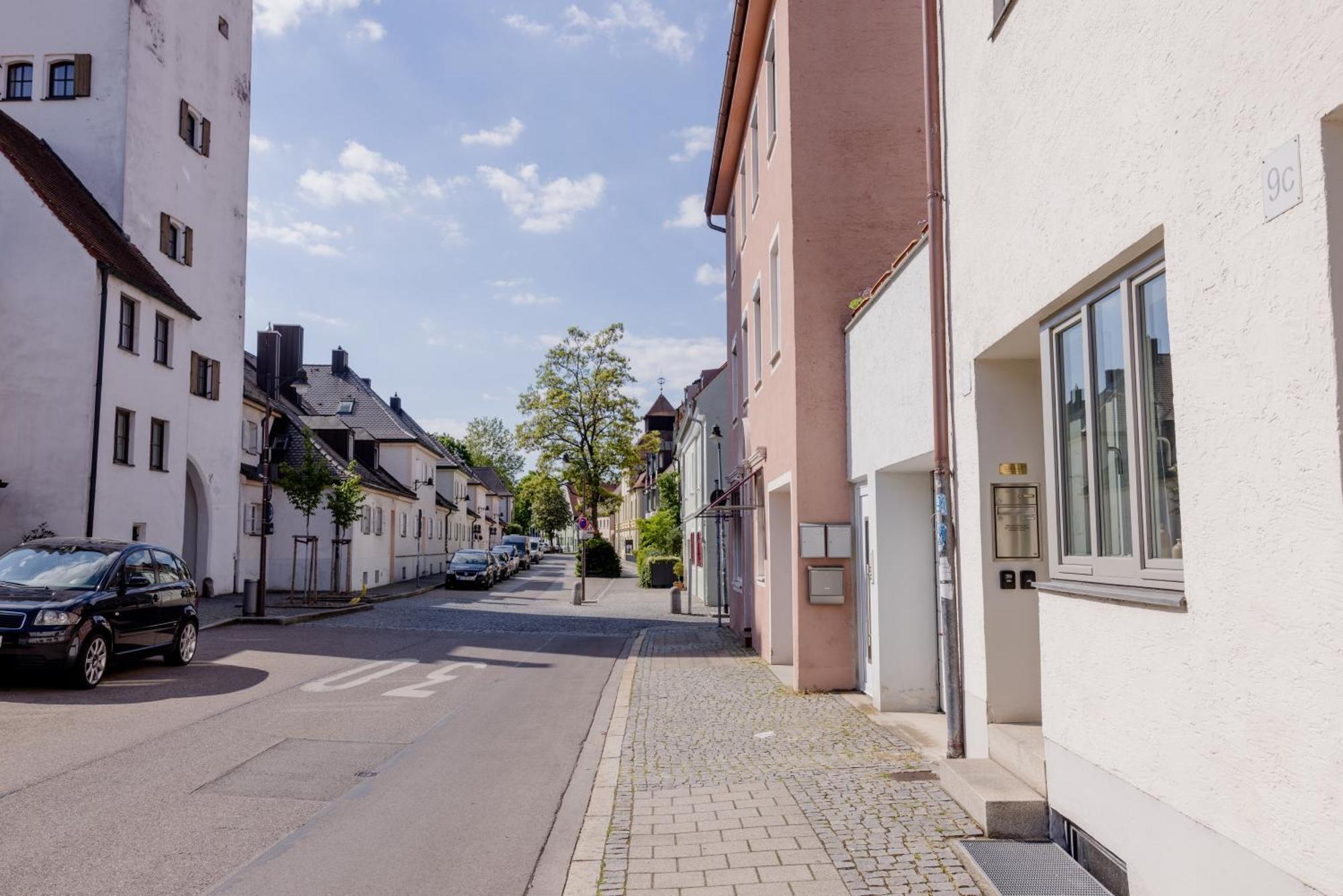 Lumen Homes - Altstadt-Studio Direkt Im Zentrum, Kueche, Netflix, Oeffentlicher Parkplatz Ums Eck Ingolstadt Exterior foto