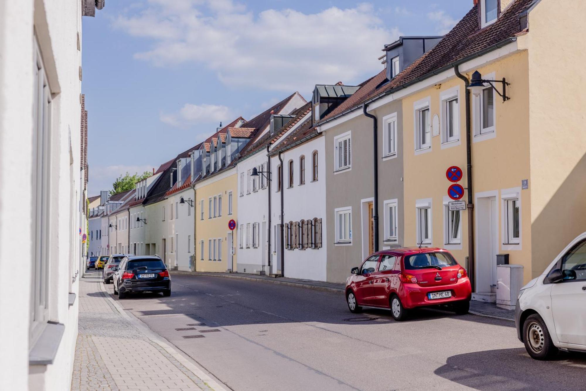 Lumen Homes - Altstadt-Studio Direkt Im Zentrum, Kueche, Netflix, Oeffentlicher Parkplatz Ums Eck Ingolstadt Exterior foto